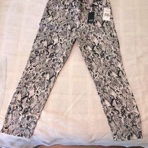 Size 8 Kut from Kloth Connie Jeans